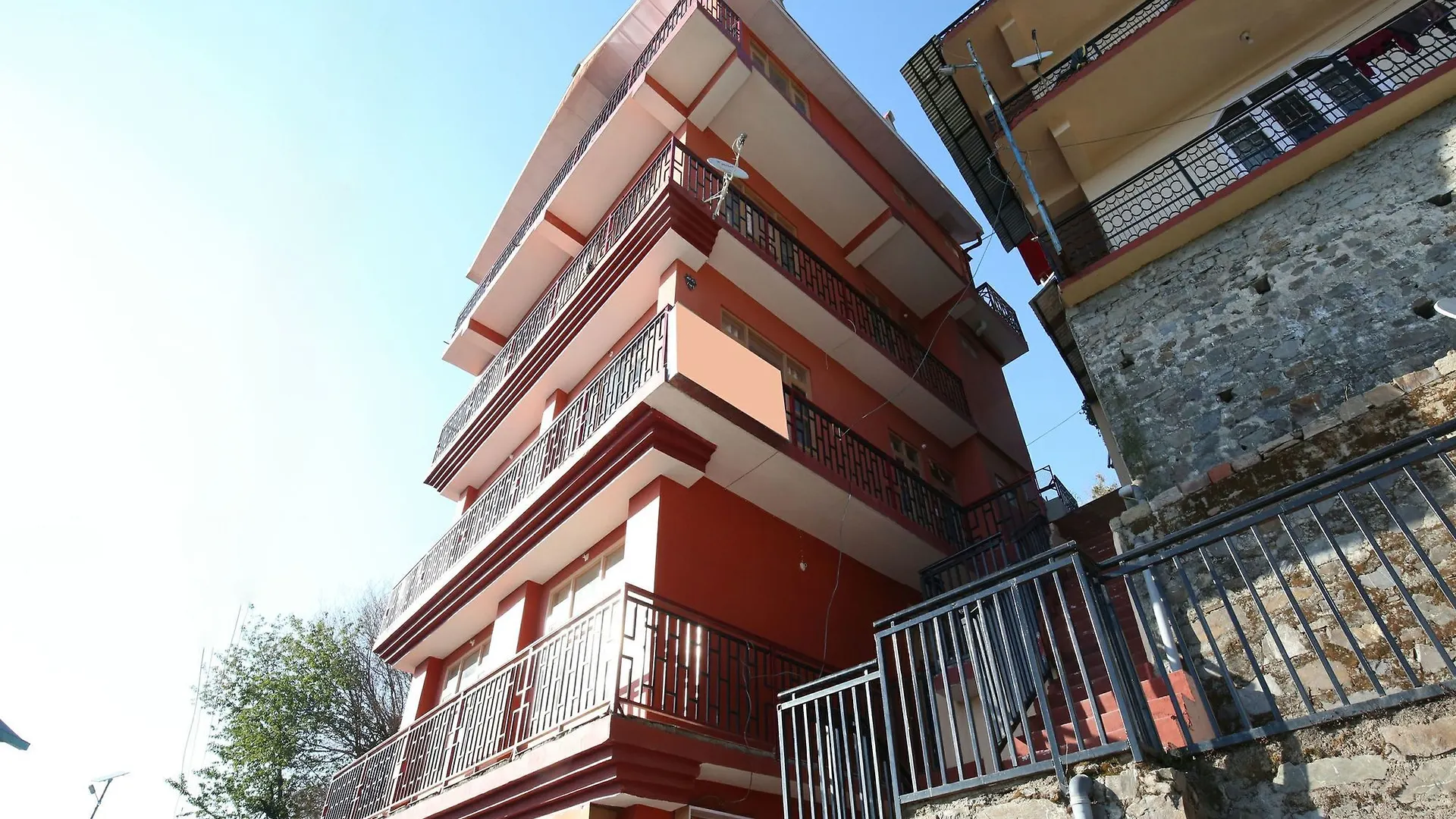 Oyo 12718 Home 1Bhk City View Shimla 0*,
